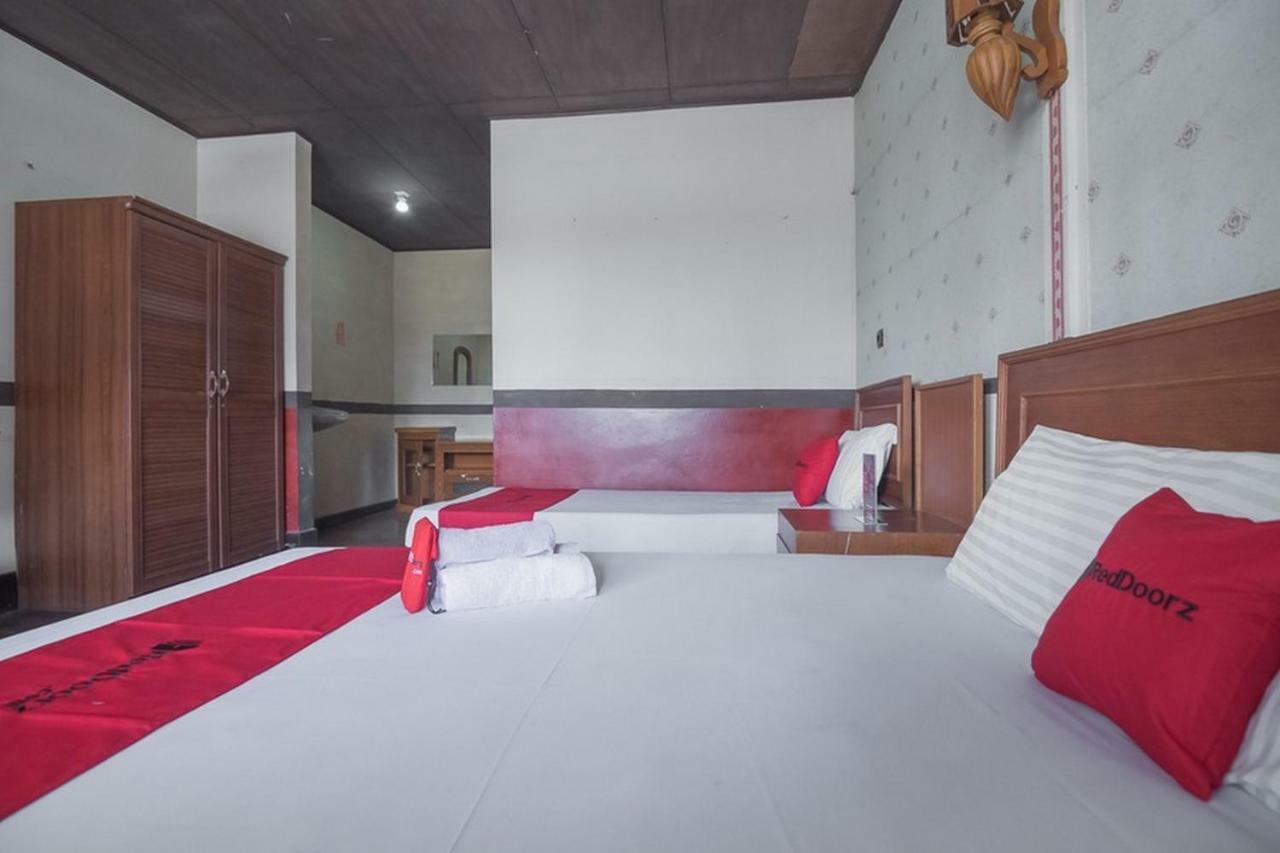 Hotel Reddoorz @ Maribaya Street Lembang Exteriér fotografie