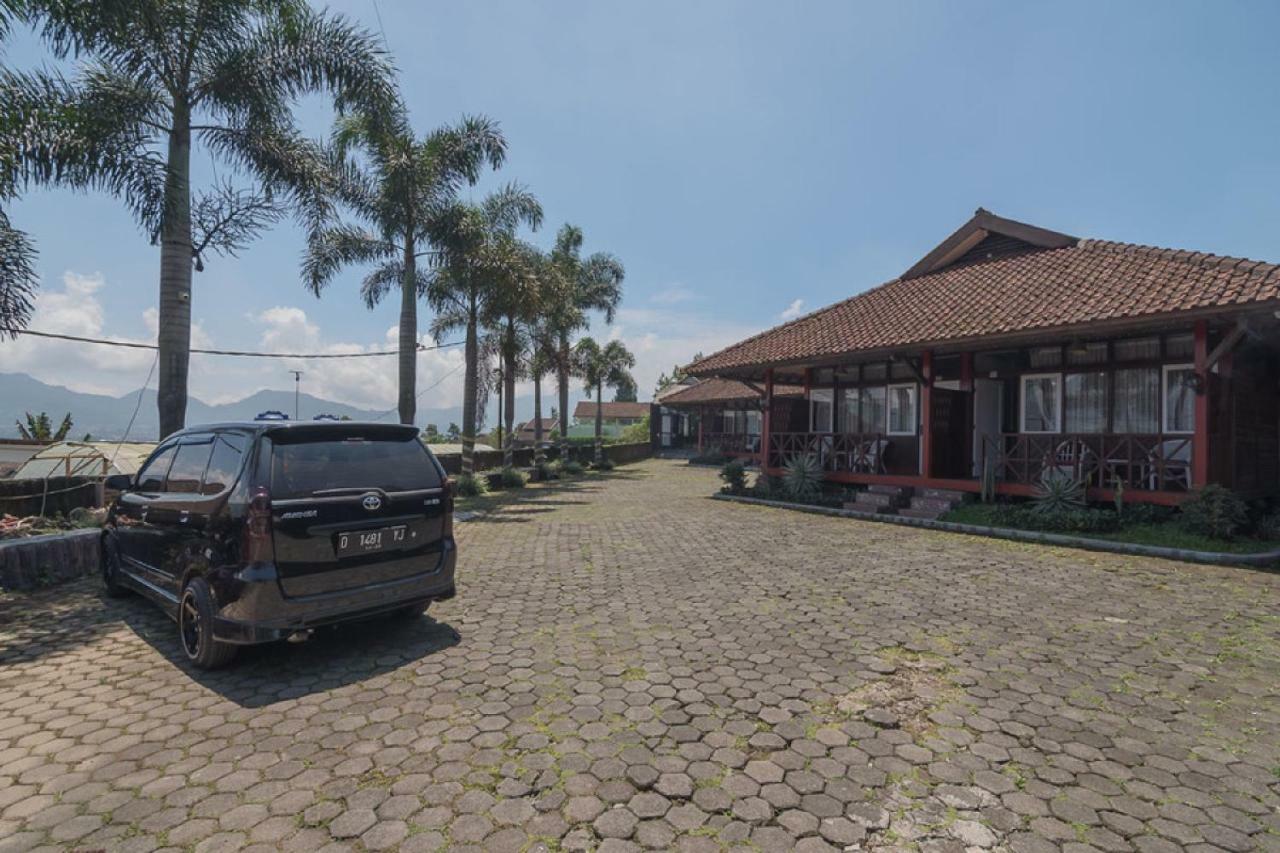 Hotel Reddoorz @ Maribaya Street Lembang Exteriér fotografie